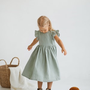 Robe en lin à volants pour fille, Robe sans manches en lin naturel, Robe bohème en lin pour tout-petit, Robe d'été en lin sauge, Robe en lin décontractée pour fille image 7