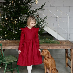 Girls Red Linen Christmas Dress With Buttons And Ribbon, Festive Linen Dress With Long Sleeves, Long Sleeve Linen Christmas Photoshoot Dress image 7