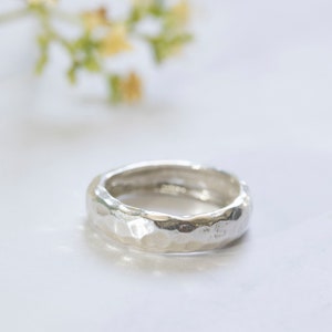Hammered Ring For Women, Silver Hammered Ring, 925 Sterling Silver Band, Classic Silver Ring, Statement Ring, Hammered Band, Fashion Jewelry
