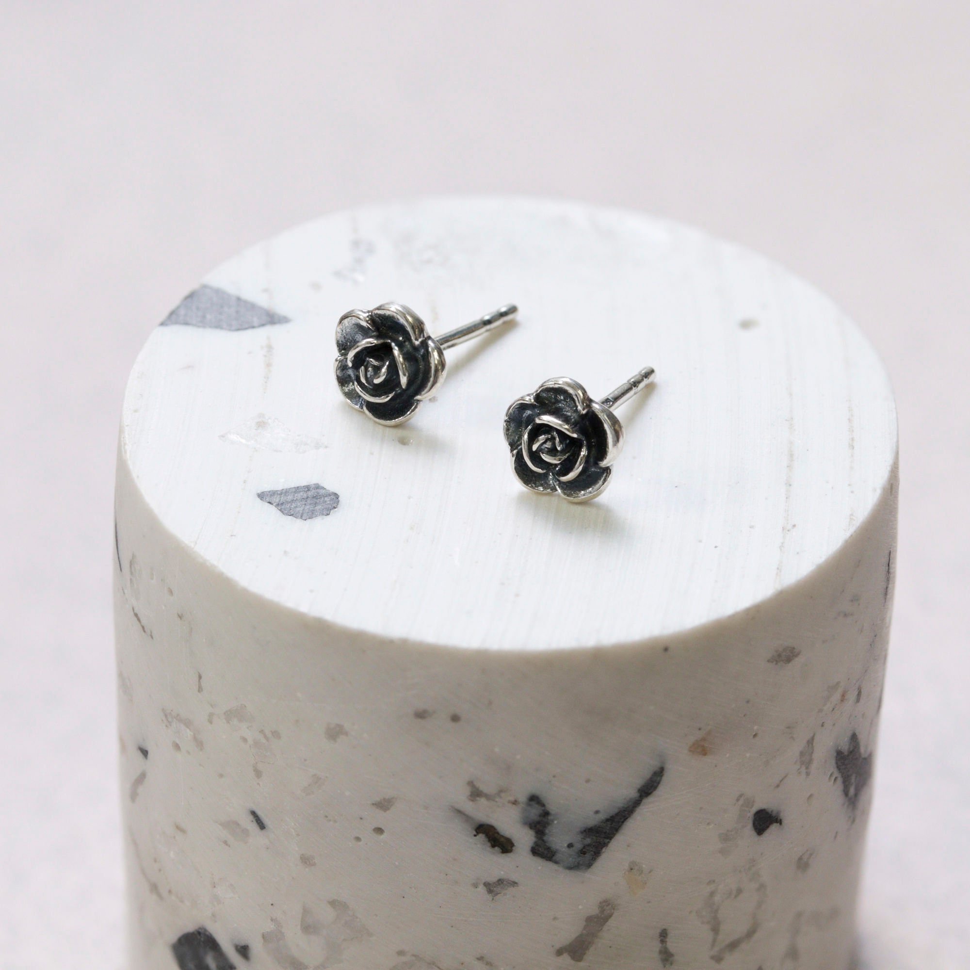 SILVER925 ROSE STUD EARRINGS /シルバー/ピアス 楽天市場】【片耳用】シルバー925 メンズ ピアス 薔薇 ローズ