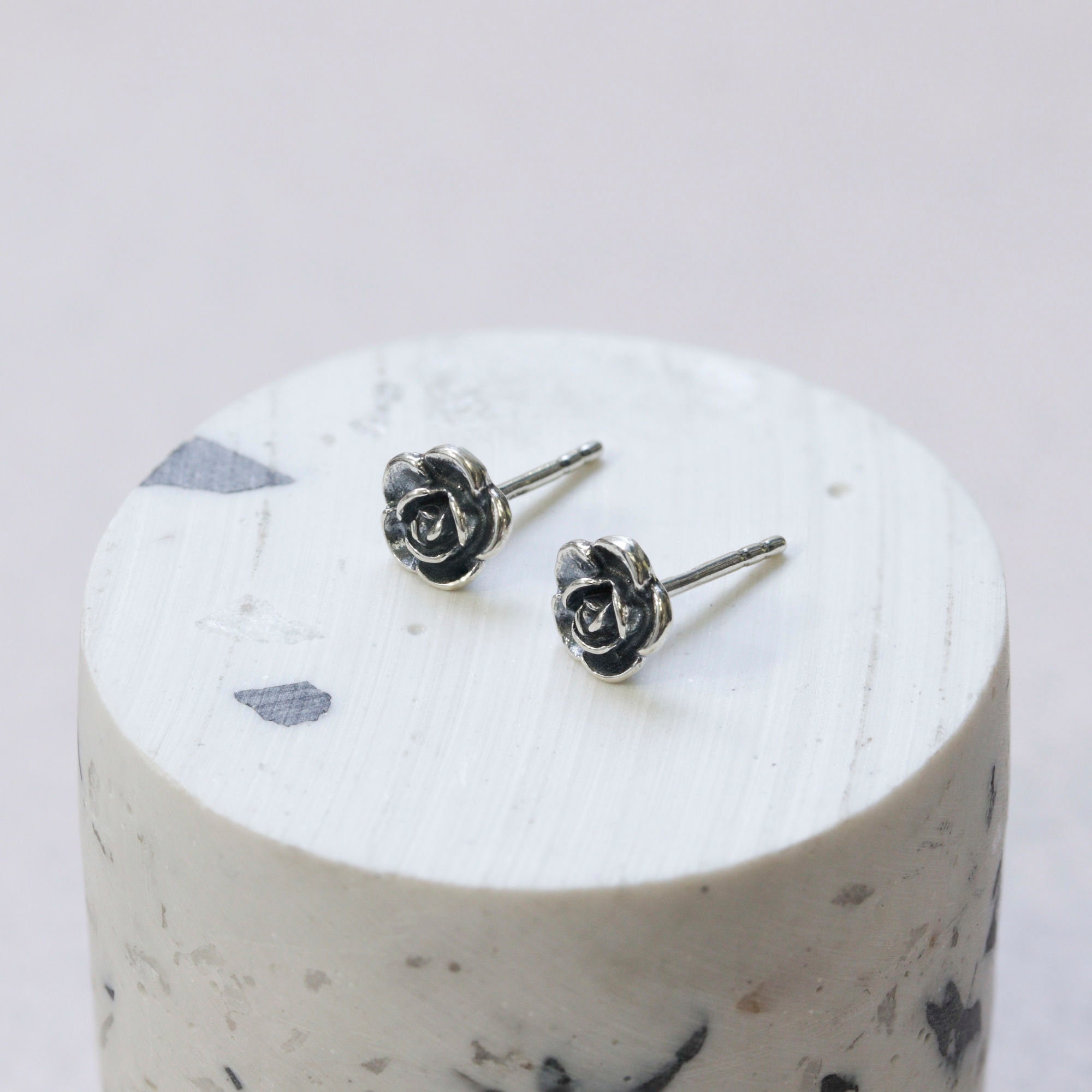 SILVER925 ROSE STUD EARRINGS /シルバー/ピアス Silver Rose Stud Earrings, 925 Sterling Silver, Dainty Rose