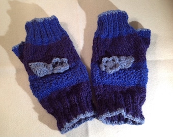 Knitted fingerless gloves