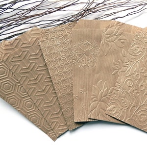 10 Brown kraft paper pockets embossed 7 x 13 cm 6 models to choose from gift bags