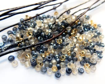 Perles Tchèques rocailles mix sable gris beige doré mat et brillant verre de Bohême 9/0 taille 2,6 mm