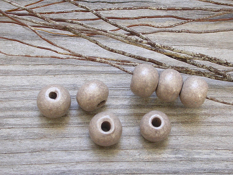 Perles céramique 12 mm beige gris ou marron artisanales grand trou image 2