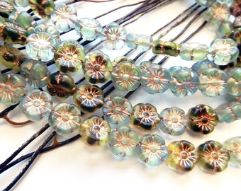 Perles fleur hawaïenne 10 mm verre de Bohême mix bleu vert clair marron patine cuivre