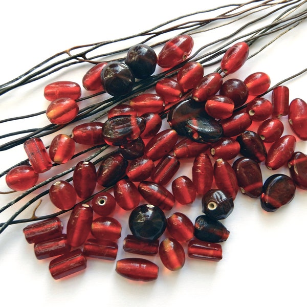 Lot de perles indiennes rouge verre artisanales 70 g