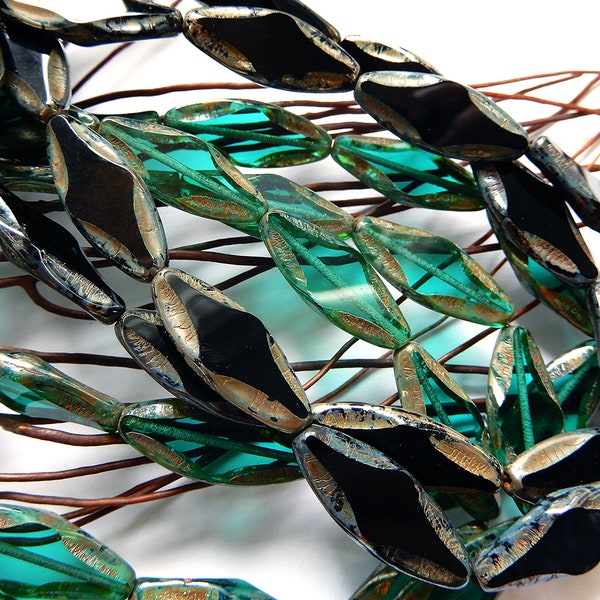 Perles verre de Bohême losange noir ou vert Emeraude et bronze doré 25 mm Tchèques