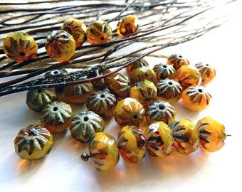 Perles 10 mm jaune verre de Bohême facettes Tchèques polies au feu