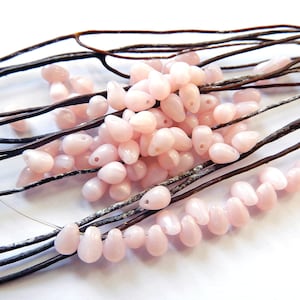 Drop beads 6 mm powder pink Czech Bohemian glass by 30 or 50