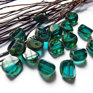 Perles 12 mm vert Emeraude verre de Bohême Picasso polies au feu Tchèque haut de gamme image 2