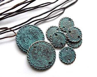 Breloques connecteurs pièces orientales ethniques 18 ou 28 mm cuivre patine turquoise