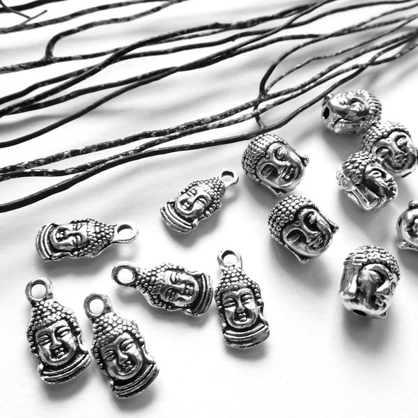 Perles ou breloques pendentifs tête de Bouddha métal argenté antique