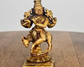 Venugopala Krishna - Los ídolos de Prasiddh presentan un ídolo replicado en un museo