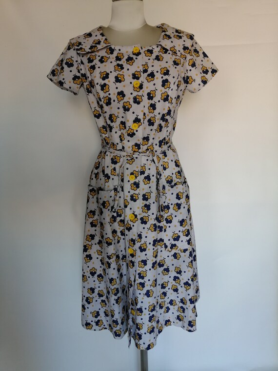 1950s tailored dress with pockets and collar