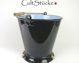 Vintage enamel bucket black wooden handle Shabby chic great garden decoration living interior Made in Germany