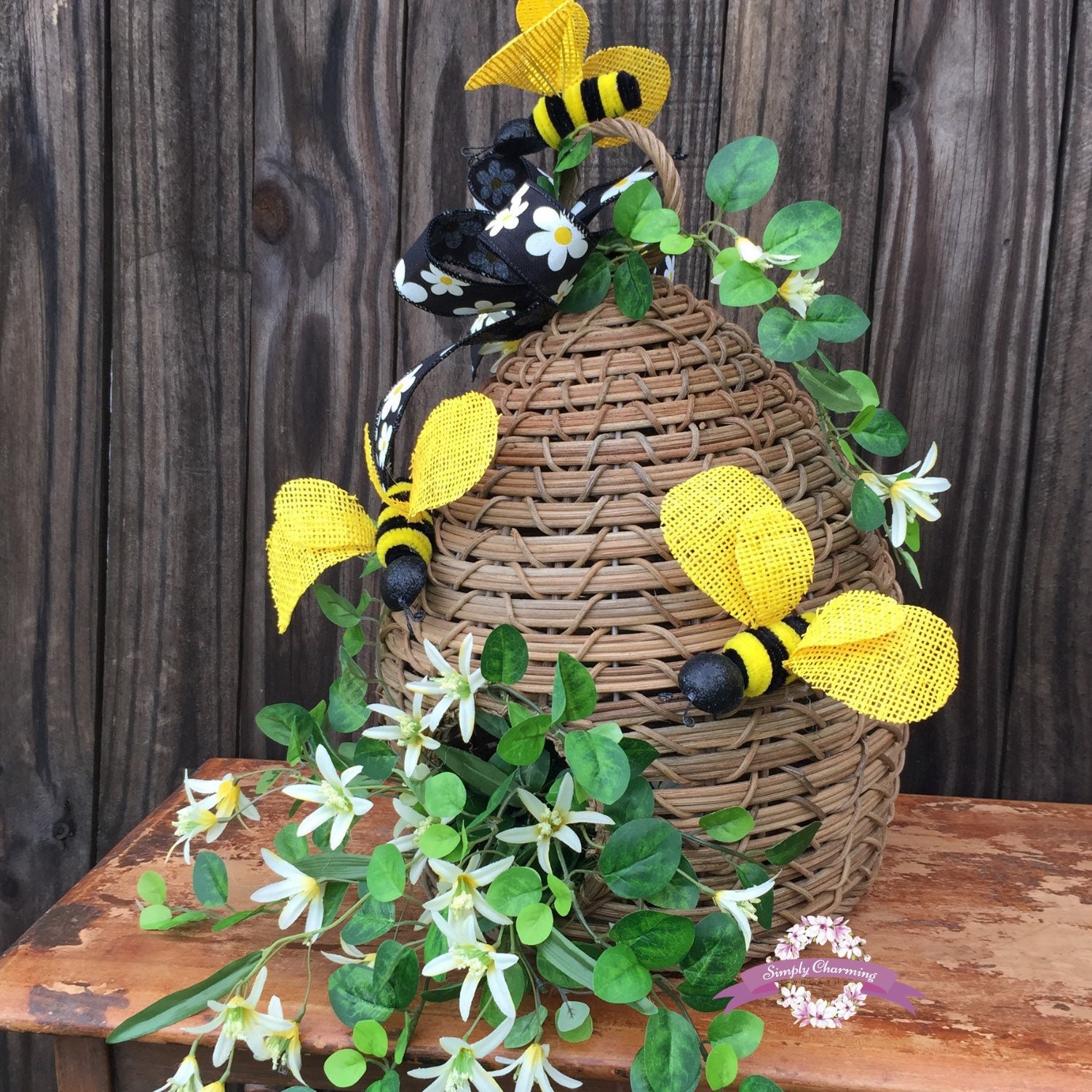 Bumblebee Centerpiece, Floral Arrangement, Bee Centerpiece, Honey Comb