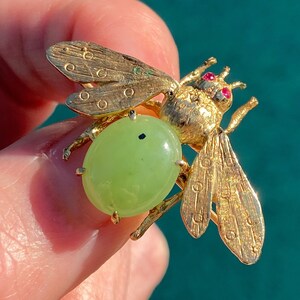 SUMMER SALE MCM Estate Bumble Bee Solid 14K Yellow Gold, pink Burmese Ruby, and Fancy Apple Jade Bug Flying Beetle Beekeeper Apiarist Brooch