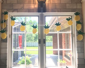 Pineapple Garland /Crocheted Garland / Home Decor / Wall Garland / Pineapples / Party Decor / Birthday Party Decoration/Baby Shower