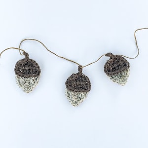 Acorn Garland/Fall Decor/Acorn Decoration/Autumn Garland/Crochet Acorns/Mantle Decor/Acorn Banner