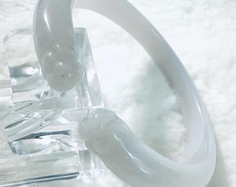 White Agate Kitty Paw Bangle: Delicate Cat Lover Jewelry (62.3mm)