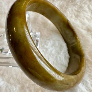 Authentic Green Jadeite Jade Bangle (58mm)