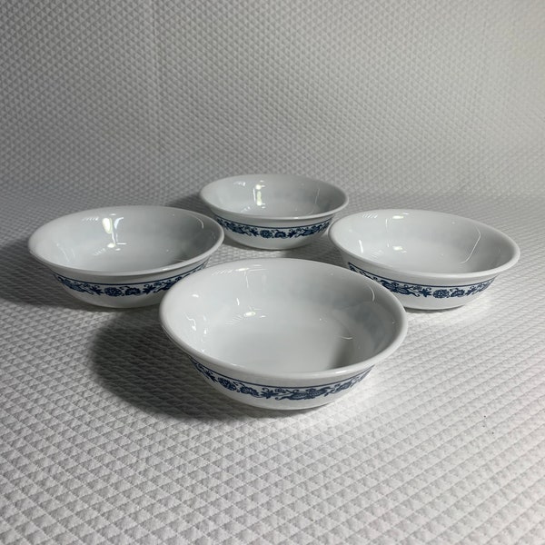 Set 4 vintage Corelle Old Town Blue or blue onion bowls for soup and cereal  6 1/4" diameter.