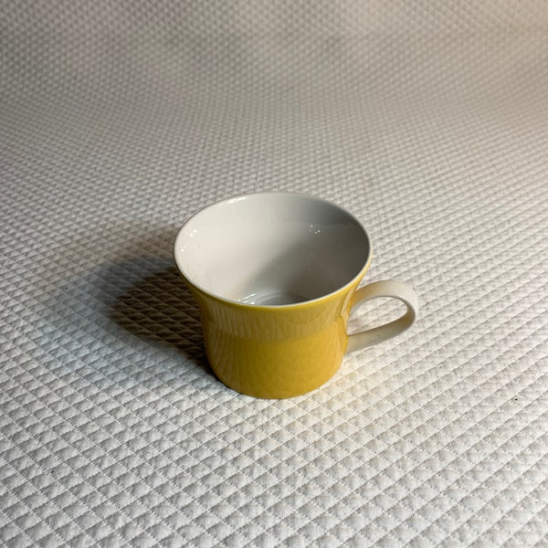 Vintage sunny yellow Mikasa Duplex by Ben Seibel Porcelain coffee or tea cup. Oven to table to dishwasher safe.