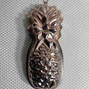 Vintage pineapple Shaped Jello Mold