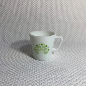 Vintage Pyrex Summer Impressions or Daisey mug for coffee or tea in milk glass.