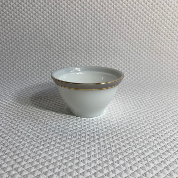 Vintage PYREX sugar bowl, no lid,  in dove gray gold rim milk glass. Pyrex dinner ware replacement china.