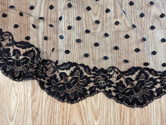 Vintage Black Chapel Veil/Mantilla--Dotted--Oblong - image 4