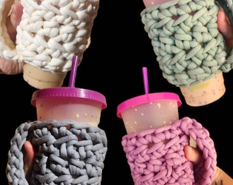 Pillow cup cozy || chunky cup cozies || crochet cup cozy with handle || reusable coffee cup cozy || starbucks