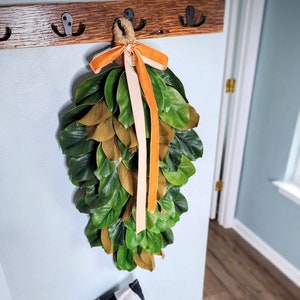 Magnolia Teardrop Swag, Fall Swag, Greenery Swag, Farmhouse Greenery Decor, Front Door Swag, Teardrop Greenery Swag, Magnolia Leaf Decor