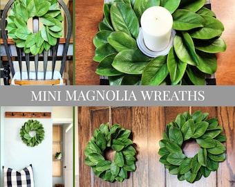 エレガントなマグノリアとパンパスのドアリース、素朴な一年中使える緑