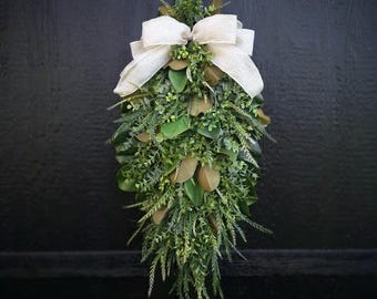 Guirnalda de follaje mixto para todo el año, decoración para porche de estilo rústico, guirnalda en forma de lágrima para uso diario, corona de follaje en cascada, regalo de inauguración de casa, decoración para bodas