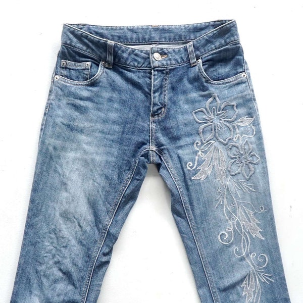 Japanese Brand Floral Embroidered Low Rise Cropped Jeans