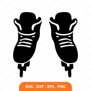 Könnte beinhalten: Schwarze Silhouette von zwei Eislaufschuhen mit weißen Akzenten. Die Schuhe haben Schnürsenkel und ein geschwungenes Design oben. Die Unterseite der Schuhe hat einen tropfenden Effekt. Der Text "SVG .DXF .EPS .PNG" ist in einem orangefarbenen Rechteck.