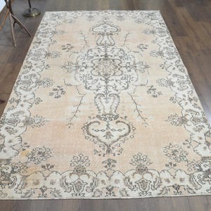 5&#39;5x9 ft, MINIMALIST FARMHOUSE DECOR, Turkish Rug, Orange Beige Rug, Floral Rug, Vintage Rug, 6x9 Area Rug, Living Room Rug, Washable Rug