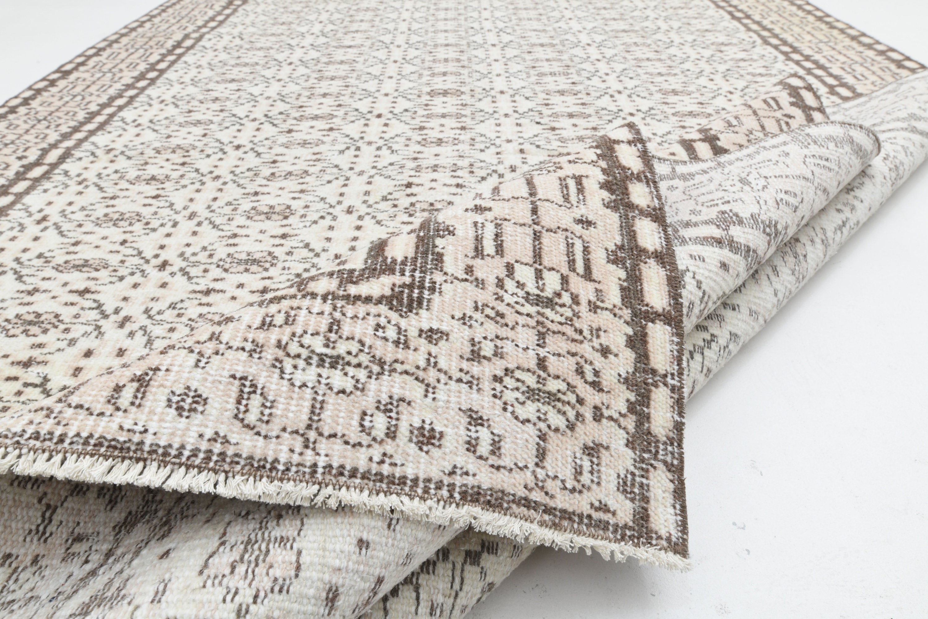 ヴィンテージ トルコラグ　ベージュ 7x11 ニュートラルベージュラグ、ヴィンテージトルコラグ、ベージュ