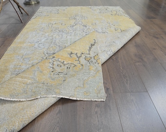 Hand-Knotted Wool Turkish Rug, Orange Star Accent, 3'9x6'8 ft