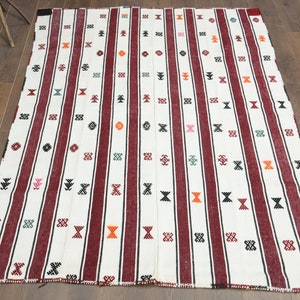 5'2x6'7 ft, STRIPED KILIM RUG, Vintage Turkish Rug, Flatweave Kilim Rug, Oushak Rug, Wool Rug, White Red Rug, Area Rug, Kilim Rug, Eclectic