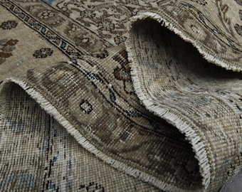 Handmade Beige Wool Persian Rug, Antique Oushak Decor (8'9x11'9 ft)