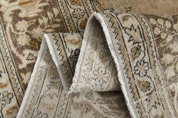 Large Vintage Hand-Knotted Wool Persian Style Rug (9'6x12'6 ft)
