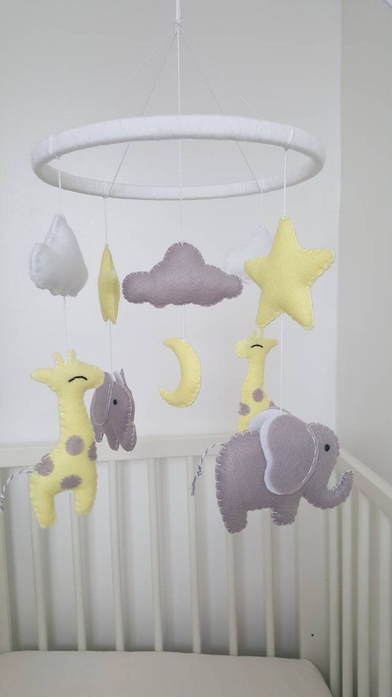 baby mobile giraffe