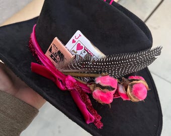 Black Wide Brim Fedora Hat With Dried Flowers & Pampas Grass  display picture 1