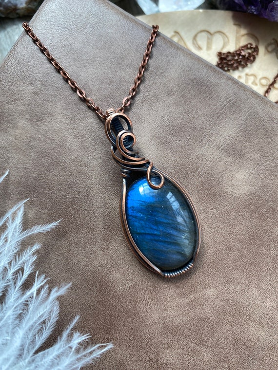 WW127 Labradorite Pendant in Antiqued Copper Wire Wrapped