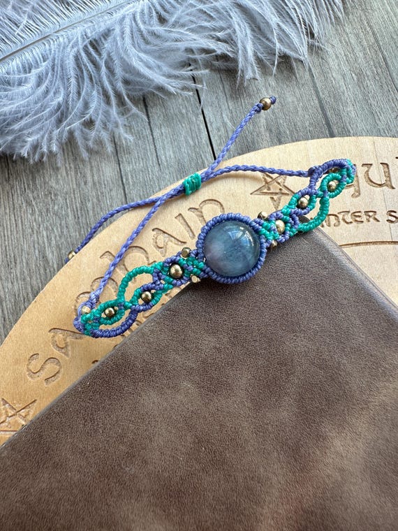 フローライトのマクラメ編み フローライト マクラメブレスレット