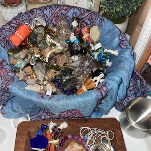 AMAZING Confetti Scoop - Witches Brew - Witchy Dip - Mystery Crystal Scoop - Crystal Confetti - Surprise Crystals - Lucky Scoop