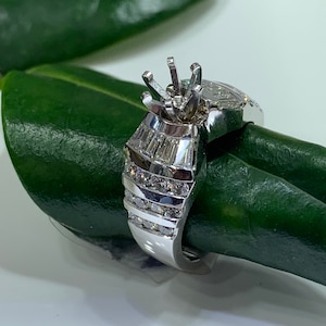 14k White gold Semi-Mount Engagement Ring